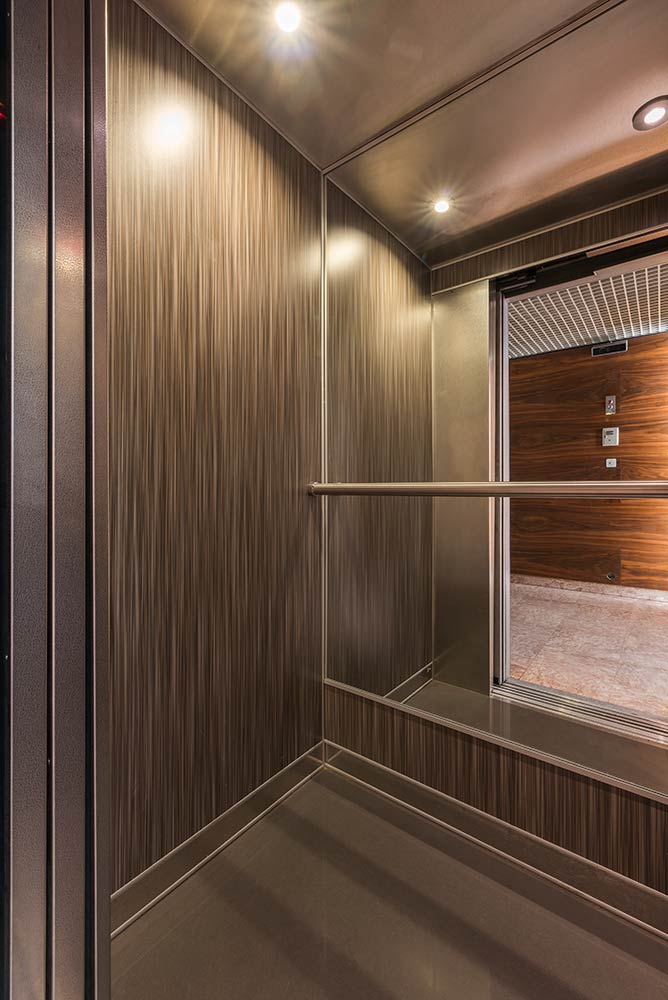 Soreca Rénovation cabine d’ascenseur dans un immeuble de Bureaux à Lyon